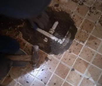 鱼峰卫生间漏水维修公司为您分享下卫生间渗水如何处理及注意事项